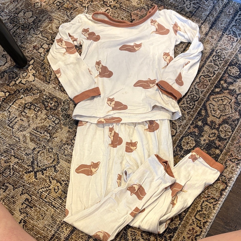 Kyte baby Fox 2 peice long sleeve PJs (2T)